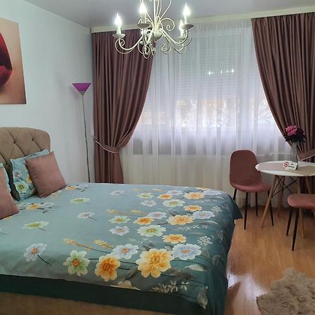 Chic Apartment- Place To Remember Galati  Exterior photo