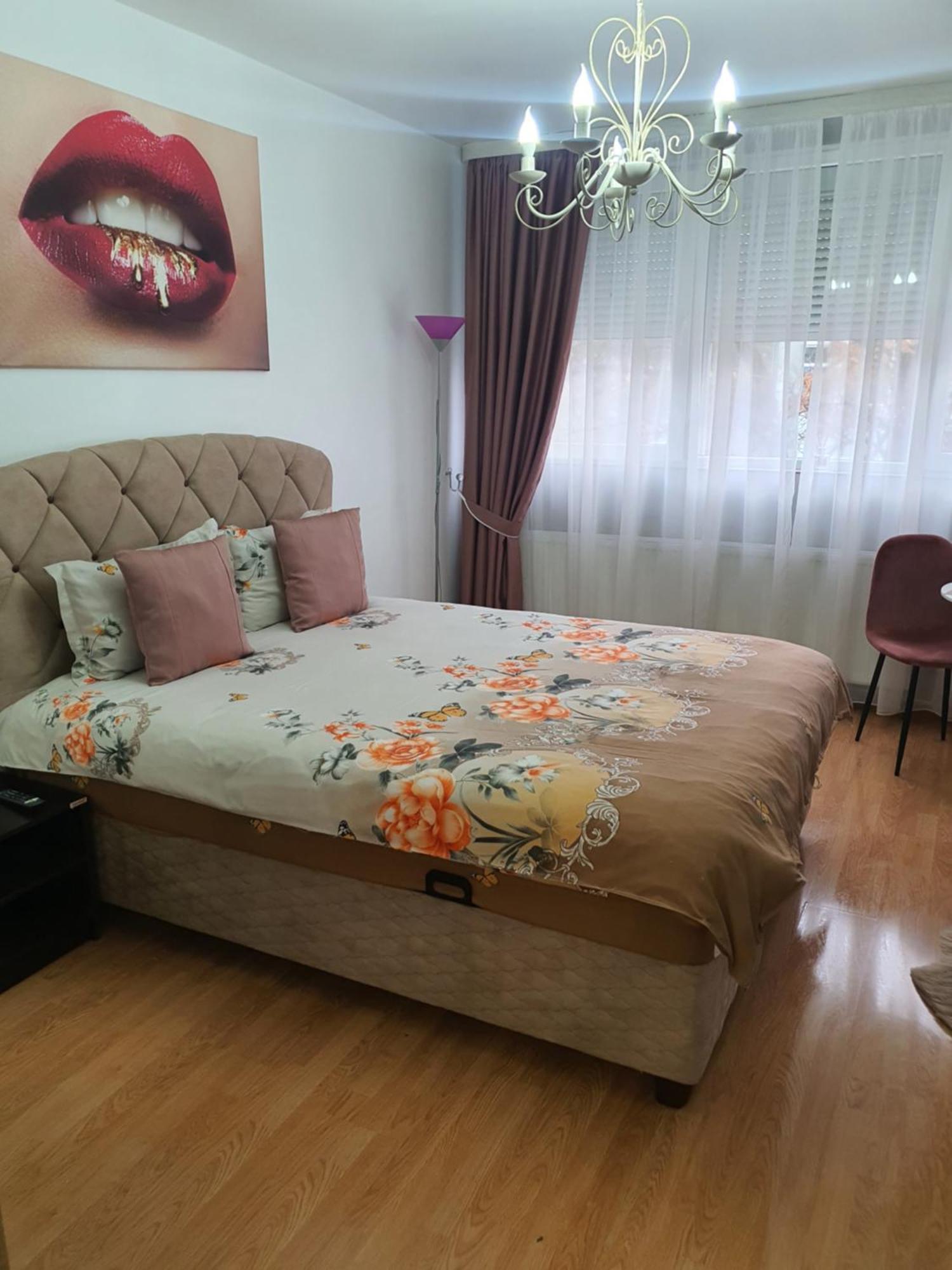 Chic Apartment- Place To Remember Galati  Exterior photo